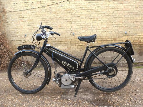 A nice example of the early model New Hudson Autocycle. It is the only New Hudson known to be in Iceland.